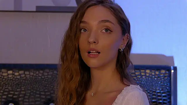 VirginieCruz online show from 03-04-25, 11:00