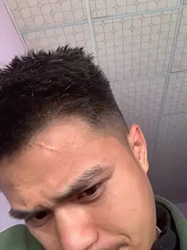 Snapshot of Hullax chatting on 02-17-26, 02:30 Hullax online show from 02-17-26, 02:30