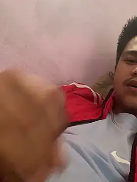 Snapshot of Hullax chatting on 03-13-26, 03:02 Hullax online show from 03-13-26, 03:02