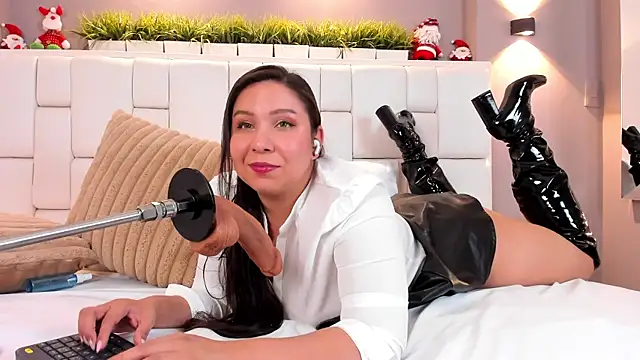 Isabella Daniell online show from 12-25-24, 06:52