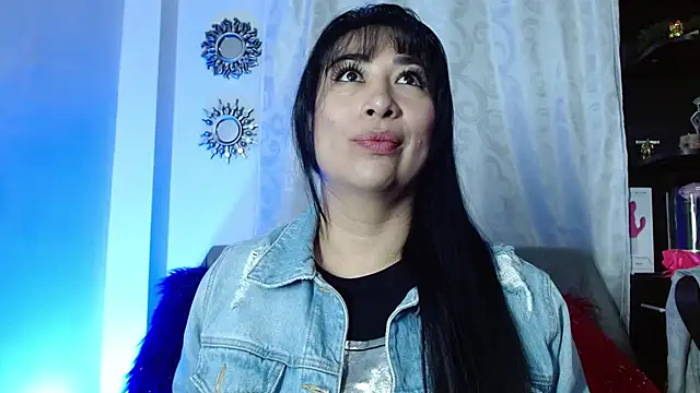 Snapshot of Karina_Yang chatting on 01-19-25, 01:32 Karina Yang online show from 01-19-25, 01:32
