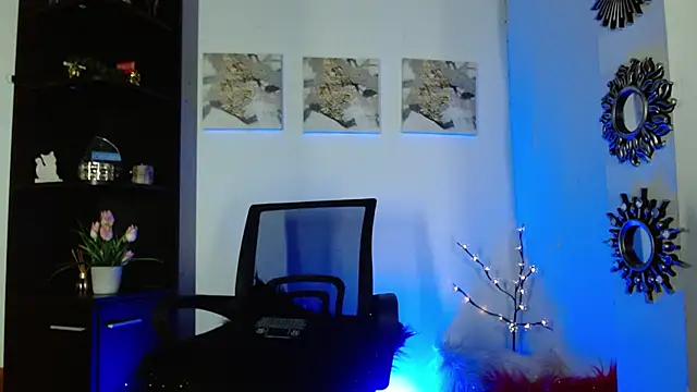 Snapshot of Karina_Yang chatting on 02-16-25, 06:32 Karina Yang online show from 02-16-25, 06:32