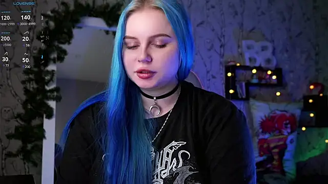 Moon Valkyrie online show from 01-20-25, 04:12