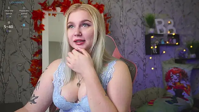 Moon Valkyrie online show from 10-07-25, 08:55