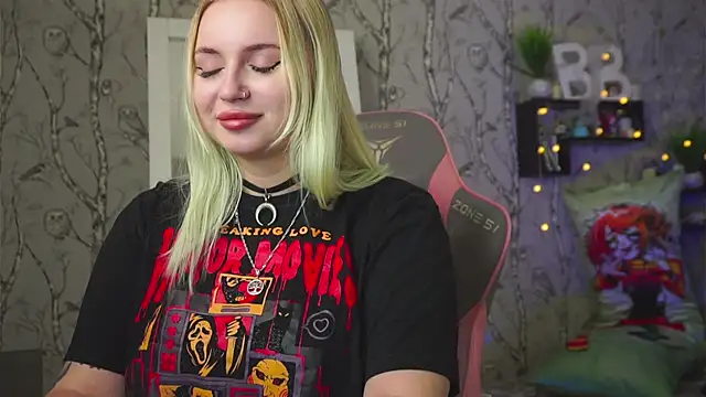 Moon Valkyrie online show from 02-03-26, 06:11