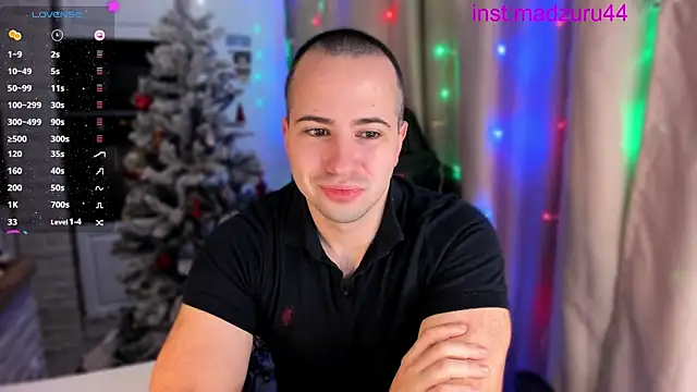 Snapshot of Alexey_Hairy chatting on 12-28-24, 04:19 Alexey Hairy online show from 12-28-24, 04:19