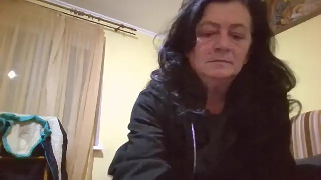 GypsiQueen2 online show from 12-13-25, 08:14