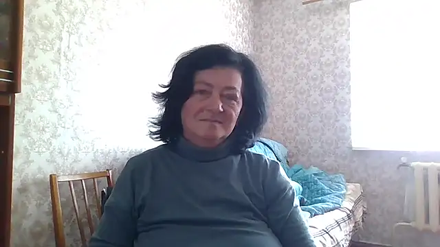 Snapshot of GypsiQueen2 chatting on 04-23-26, 08:13 GypsiQueen2 online show from 04-23-26, 08:13