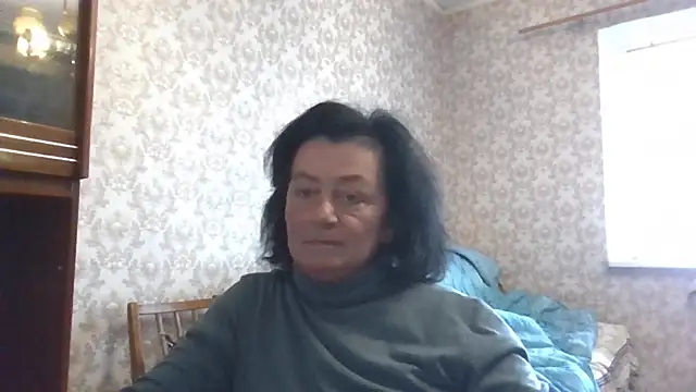 Snapshot of GypsiQueen2 chatting on 04-23-26, 12:29 GypsiQueen2 online show from 04-23-26, 12:29