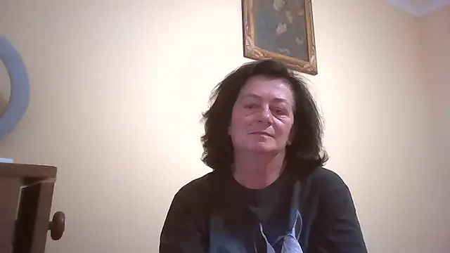 Snapshot of GypsiQueen2 chatting on 05-11-26, 05:32 GypsiQueen2 online show from 05-11-26, 05:32