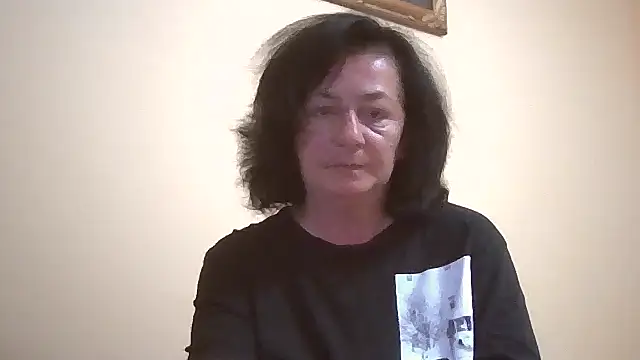 Snapshot of GypsiQueen2 chatting on 05-16-26, 05:56 GypsiQueen2 online show from 05-16-26, 05:56