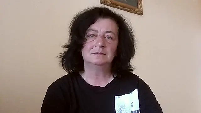 Snapshot of GypsiQueen2 chatting on 05-17-26, 09:28 GypsiQueen2 online show from 05-17-26, 09:28