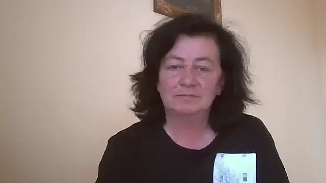 Snapshot of GypsiQueen2 chatting on 05-18-26, 03:29 GypsiQueen2 online show from 05-18-26, 03:29