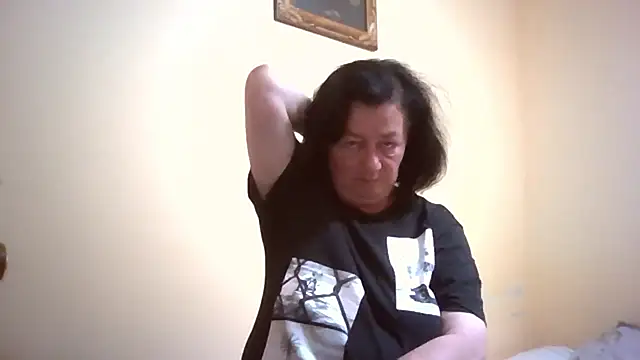 Snapshot of GypsiQueen2 chatting on 05-25-26, 07:42 GypsiQueen2 online show from 05-25-26, 07:42