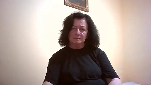 Snapshot of GypsiQueen2 chatting on 05-26-26, 06:26 GypsiQueen2 online show from 05-26-26, 06:26