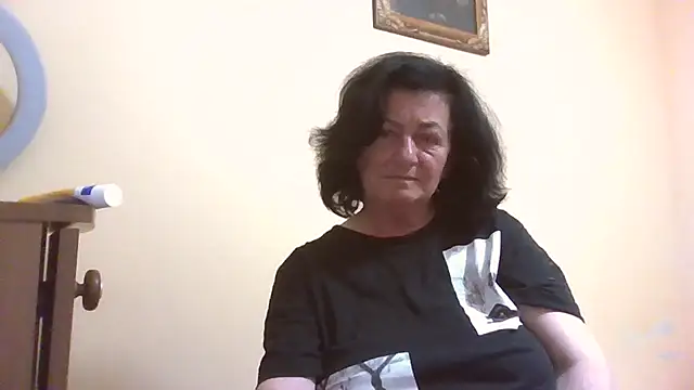 Snapshot of GypsiQueen2 chatting on 05-31-26, 06:42 GypsiQueen2 online show from 05-31-26, 06:42