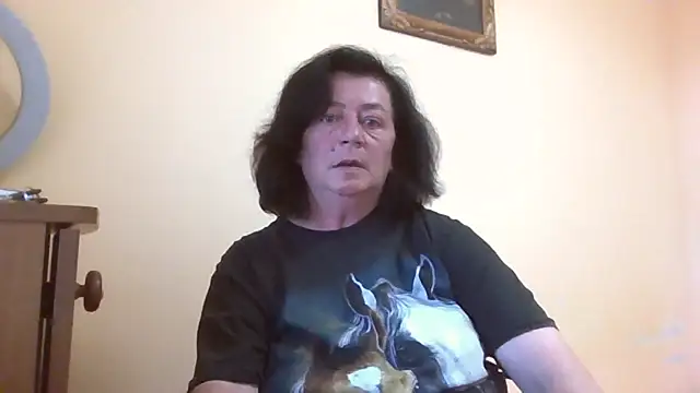 Snapshot of GypsiQueen2 chatting on 06-01-26, 04:52 GypsiQueen2 online show from 06-01-26, 04:52