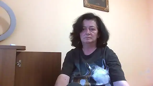 GypsiQueen2 online show from 06-15-26, 06:21