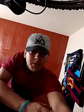 Snapshot of Triplex_Coolness chatting on 09-17-25, 04:30 Triplex Coolness online show from 09-17-25, 04:30