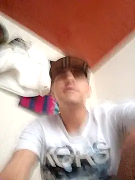 Snapshot of Triplex_Coolness chatting on 09-20-25, 07:15 Triplex Coolness online show from 09-20-25, 07:15