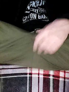 Snapshot of drivingguy chatting on 12-18-25, 12:27 drivingguy online show from 12-18-25, 12:27