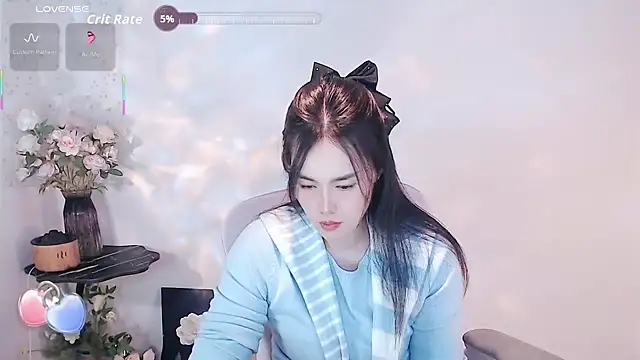 Snapshot of SHY-_-girl chatting on 11-04-25, 01:21 SHY- -girl online show from 11-04-25, 01:21