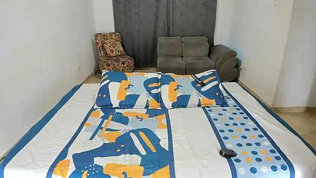 Snapshot of Fairycandyx chatting on 02-25-25, 06:25 Fairycandyx online show from 02-25-25, 06:25