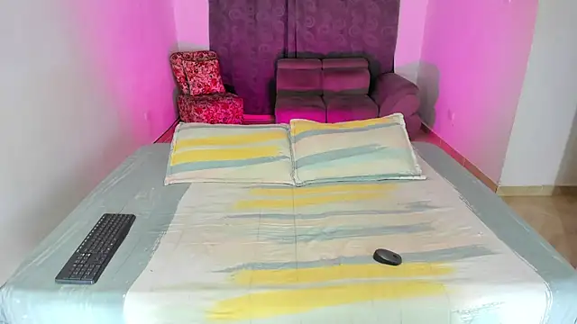 Snapshot of Fairycandyx chatting on 03-08-25, 05:59 Fairycandyx online show from 03-08-25, 05:59