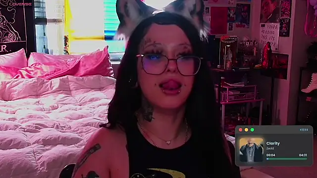 Snapshot of MissRomero chatting on 03-14-26, 07:52 MissRomero online show from 03-14-26, 07:52