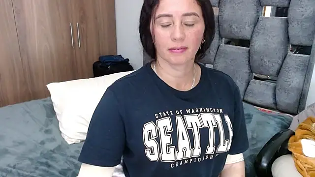 sara hott 1 online show from 12-16-24, 11:18