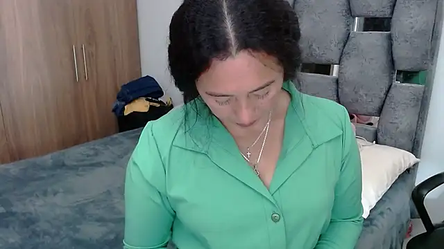 sara hott 1 online show from 12-26-24, 06:43