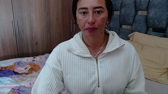 sara hott 1 online show from 01-08-25, 07:34
