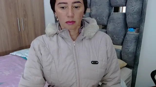 sara hott 1 online show from 01-11-25, 01:32