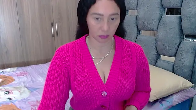 sara hott 1 online show from 01-17-25, 04:57