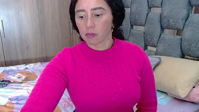 sara hott 1 online show from 01-28-25, 08:15