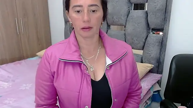 sara hott 1 online show from 02-03-25, 08:03