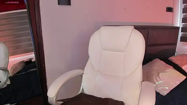 MERIDA TAYLOR online show from 01-14-25, 12:45