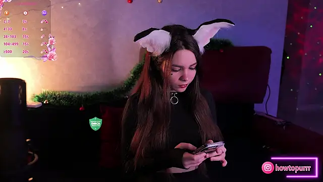 Snapshot of How2Meow chatting on 12-16-24, 06:05 How2Meow online show from 12-16-24, 06:05