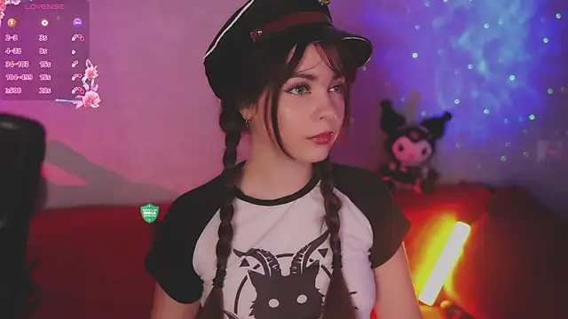 Snapshot of How2Meow chatting on 10-07-25, 04:48 How2Meow online show from 10-07-25, 04:48