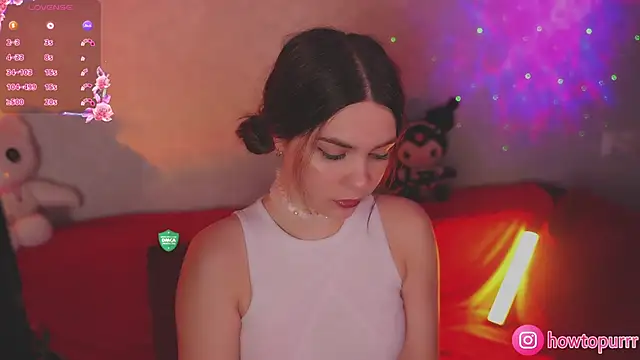 Snapshot of How2Meow chatting on 10-11-25, 04:27 How2Meow online show from 10-11-25, 04:27