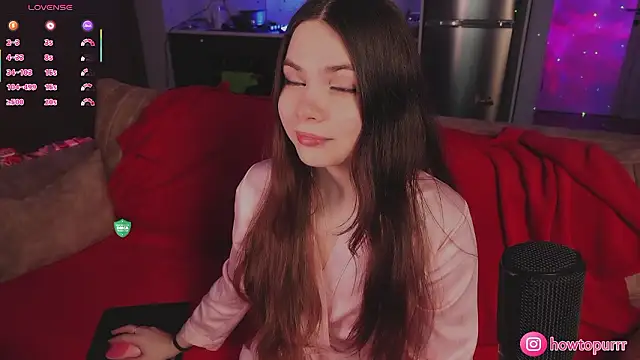 Snapshot of How2Meow chatting on 03-06-26, 05:31 How2Meow online show from 03-06-26, 05:31