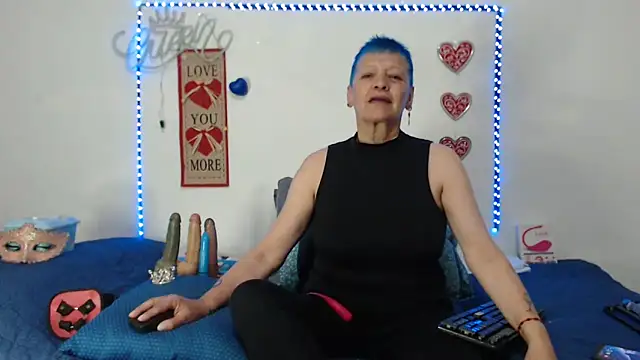 loquitaqueen011 online show from 03-07-25, 10:21