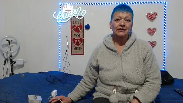 loquitaqueen011 online show from 03-12-25, 12:42