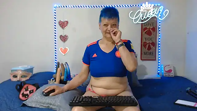 loquitaqueen011 online show from 06-23-26, 02:48