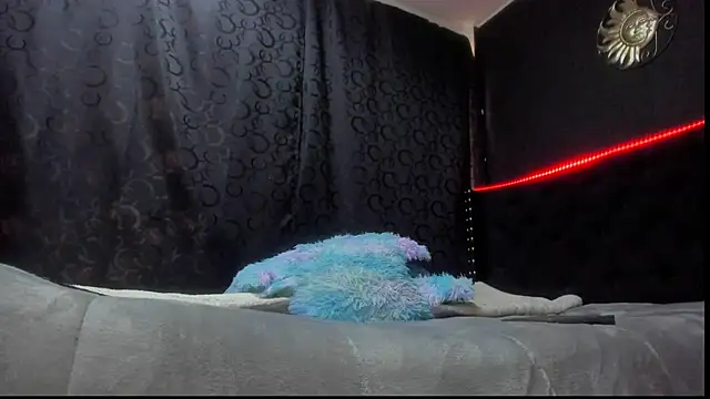 amareto queen online show from 12-16-24, 09:31