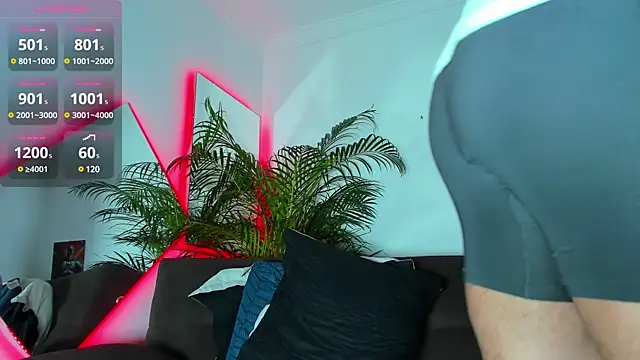 Snapshot of DantePierroo chatting on 12-10-24, 01:55 DantePierroo online show from 12-10-24, 01:55