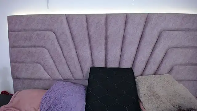 Snapshot of Jessica-Kraftt chatting on 03-18-26, 03:20 Jessica-Kraftt online show from 03-18-26, 03:20