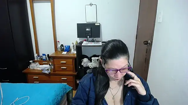 latin49 online show from 10-15-25, 04:23