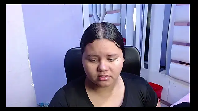 Snapshot of ValenTitis chatting on 11-11-25, 08:31 ValenTitis online show from 11-11-25, 08:31