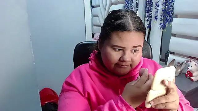 ValenTitis online show from 04-15-26, 08:09